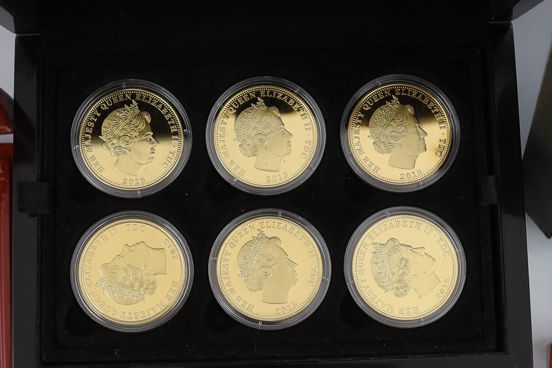 World coins and collector’s packs, to include Royal Canadian mint proof coin year set, 1981, with silver $1, UK year of the horse 1 ounce silver £2, Hong Kong proof coin you set, 1993, Australia’s new solid silver holey